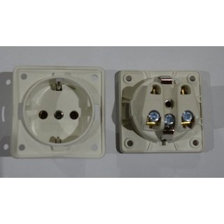 2 Stück Berker Steckdosen  SCHUKO weiß Schraubklemmen E902